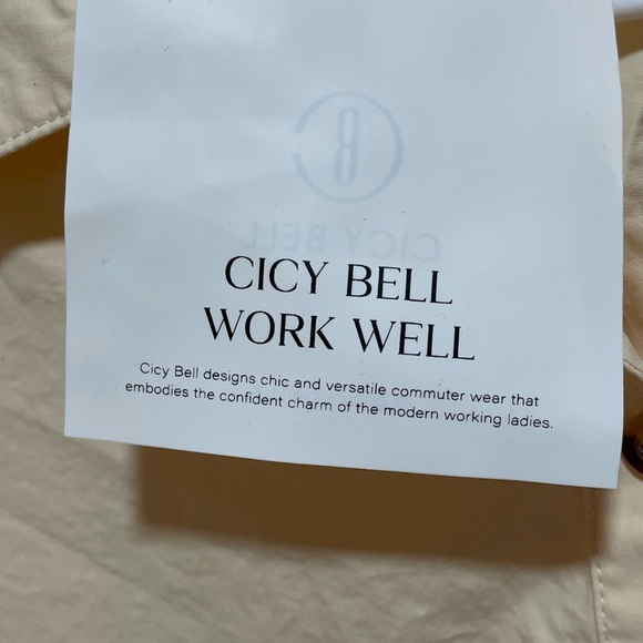 *NWOT* Cicy Bell Sz Medium Chic Cream Button-Up Boho Blouse Ruffle Coquette Girl - Picture 9 of 11